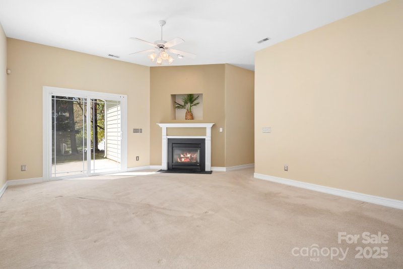 Property image 5 at 19221 Coachmans Trace, Cornelius, NC 28031