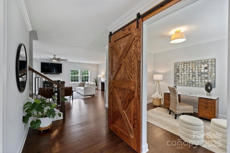 Property image 5 of 8011 Caliterra Drive in Irongate, Charlotte, NC 28227