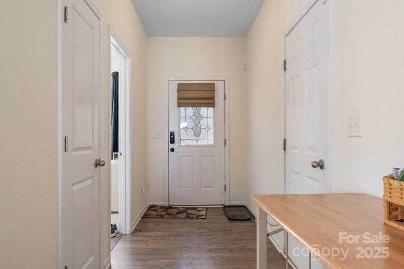 Property image 3 of 6816 Pennyroyal Way in Sutton Farms, Charlotte, NC 28216