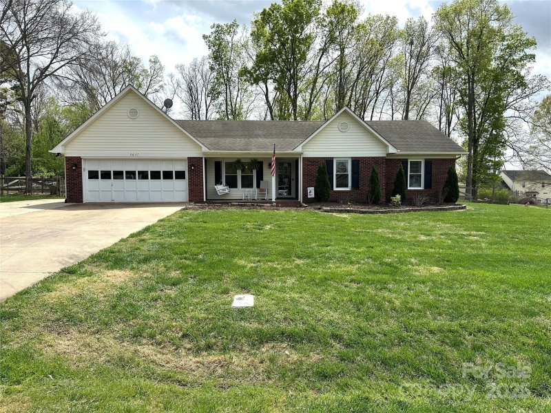 Property image 2 at 2637 Saddlewood Circle, Concord, NC 28027