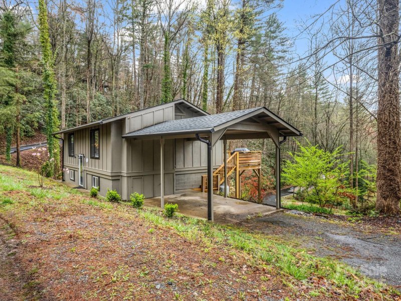 Property image 3 of 206 Knob Creek Road in Knob Creek, Pisgah Forest, NC 28768