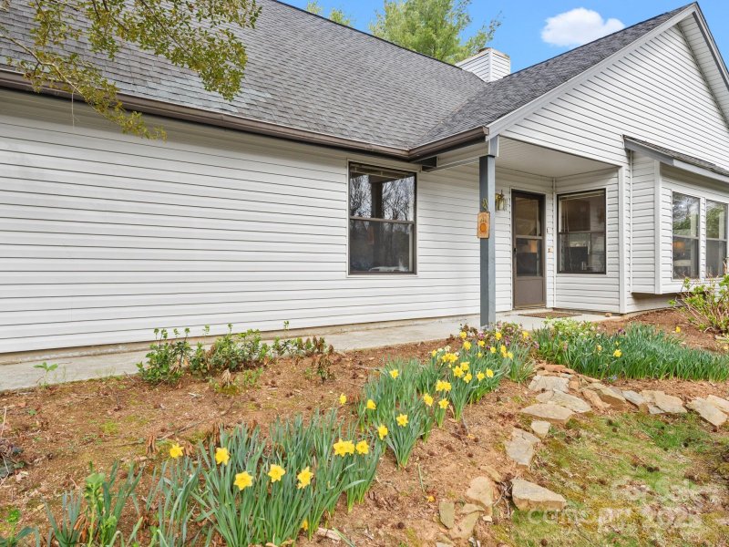 Property image 3 at 109 Cimarron Drive, Asheville, NC 28803