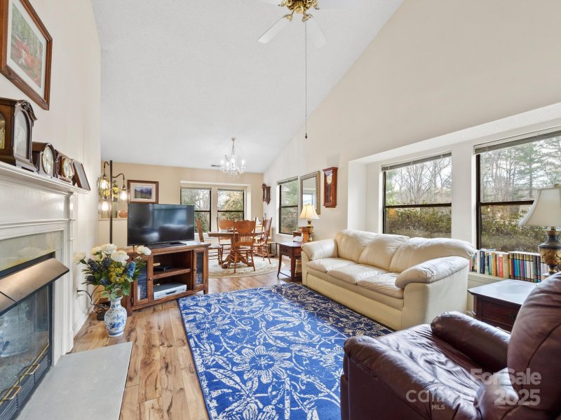 Property image 4 at 109 Cimarron Drive, Asheville, NC 28803