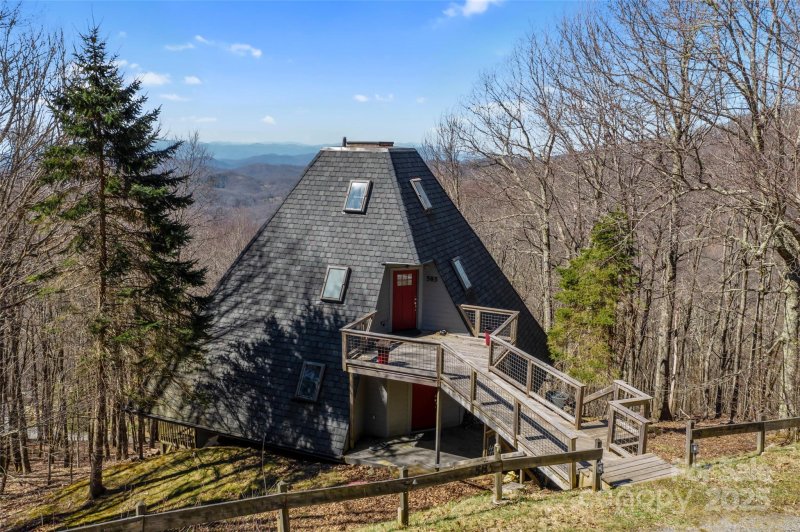 585 Granny Lewis Lane