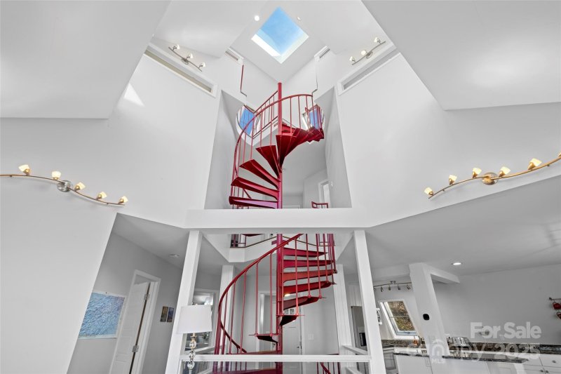 Property image 4 at 585 Granny Lewis Lane, Mars Hill, NC 28754