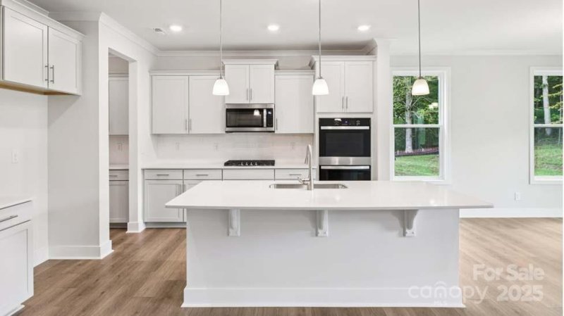 Property image 3 of 128 Fordingbridge Lane in Brantley, Mooresville, NC 28115