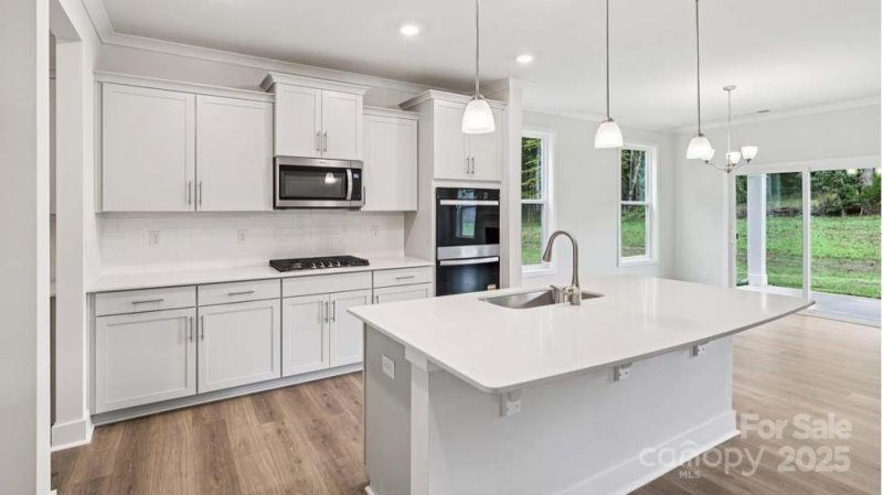 Property image 5 of 128 Fordingbridge Lane in Brantley, Mooresville, NC 28115