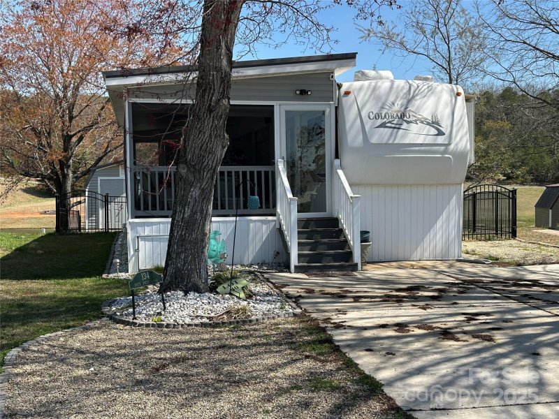 Property image 3 of 134 Putt Putt Lane in Badin Shores Resort, New London, NC 28127
