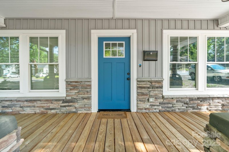 Property image 3 at 2117 Camp Greene Street, Charlotte, NC 28208