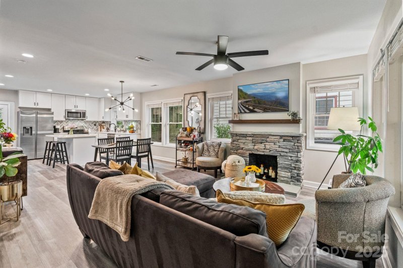 Property image 4 at 2117 Camp Greene Street, Charlotte, NC 28208