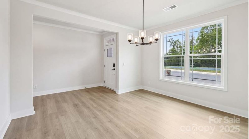 Property image 3 of 124 Fordingbridge Lane in Brantley, Mooresville, NC 28115