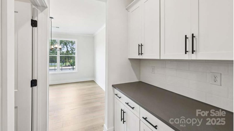 Property image 5 of 124 Fordingbridge Lane in Brantley, Mooresville, NC 28115