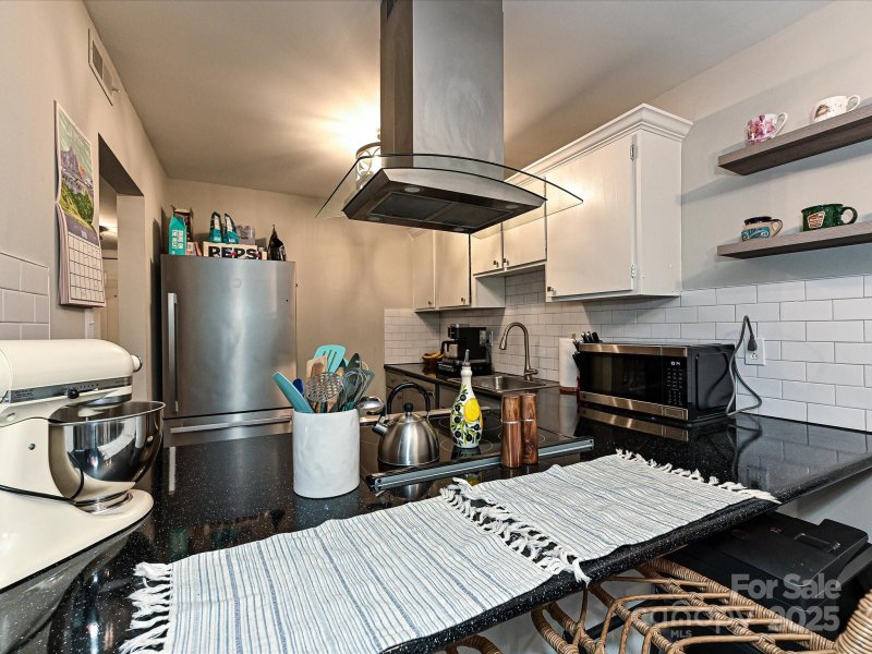 Property image 5 at 1615 Merry Oaks Road, Charlotte, NC 28205