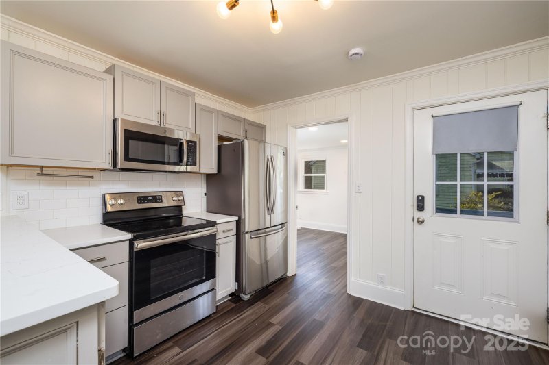 Property image 3 at 2741 Cowles Road, Charlotte, NC 28208