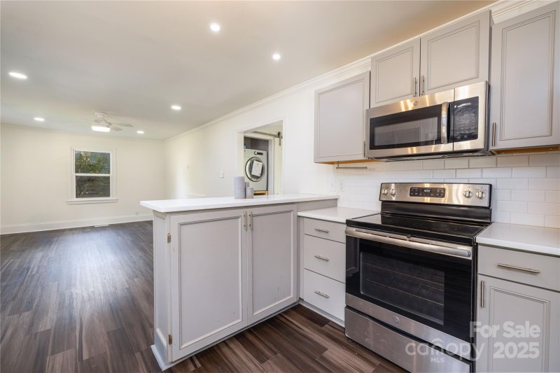 Property image 4 at 2741 Cowles Road, Charlotte, NC 28208