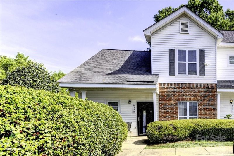 Property image 3 of 6359 Mallard View Lane in Mallard Square, Charlotte, NC 28269