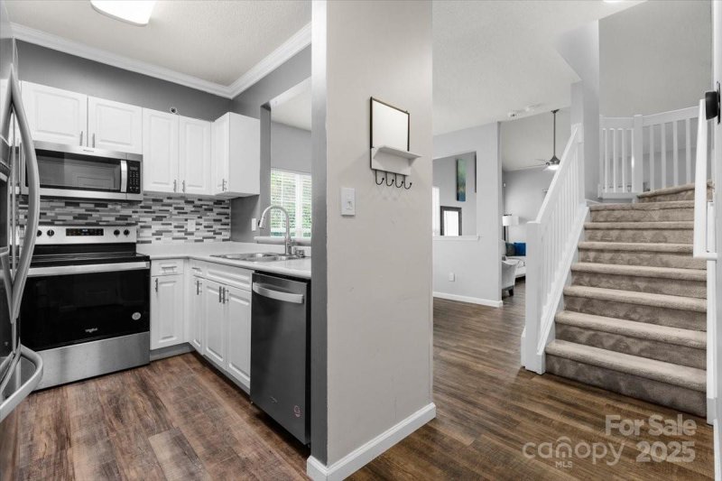 Property image 5 of 6359 Mallard View Lane in Mallard Square, Charlotte, NC 28269