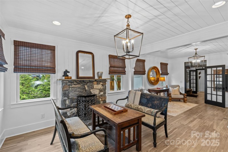 Property image 4 at 2015 Chesterfield Avenue, Charlotte, NC 28205