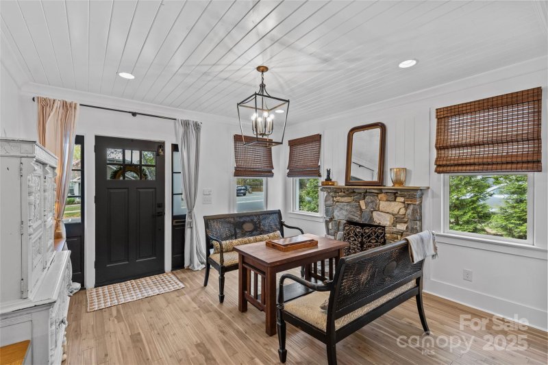 Property image 5 at 2015 Chesterfield Avenue, Charlotte, NC 28205