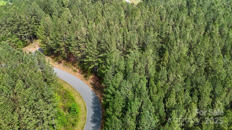 Property image 5 of 103 W Shortoff Trail in Lake Rhodhiss Estates, Valdese, NC 28690