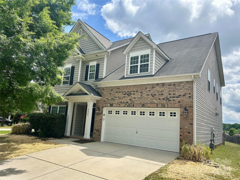 Property image 2 of 6008 Grassy Knoll Circle in Fairhaven, Matthews, NC 28104