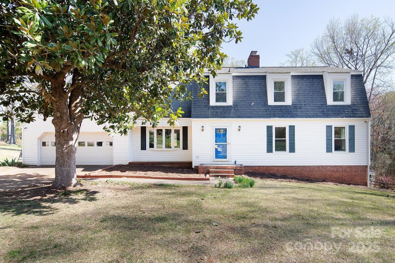 Property image 2 at 916 Rollingwood Drive, Mount Holly, NC 28120