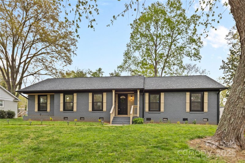 Property image 5 at 7009 Wrentree Drive, Charlotte, NC 28210