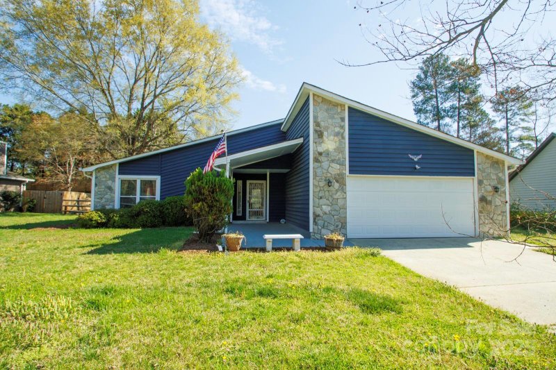 Property image 3 at 11014 Fox Mill Lane, Charlotte, NC 28277