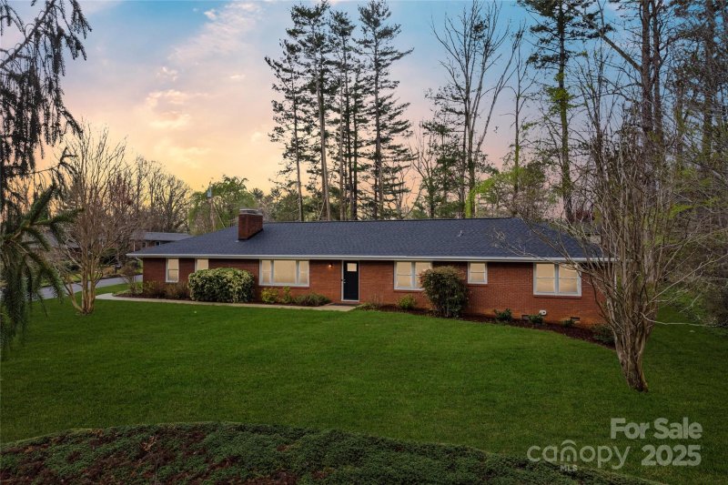 Property image 2 at 2 Fawn Drive, Asheville, NC 28803