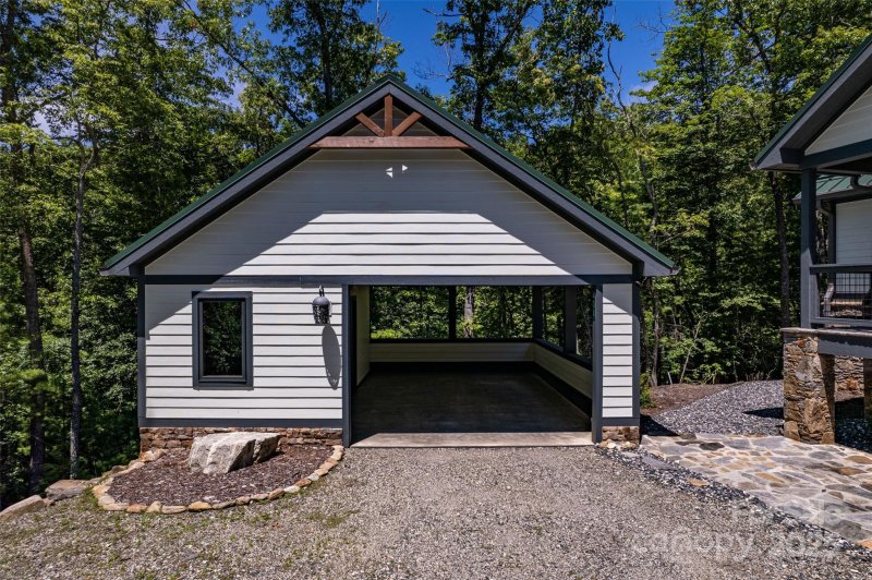 Property image 4 of 401 Moonbeam Crossing in French Broad Crossing, Marshall, NC 28753