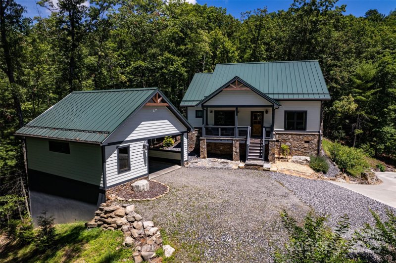 Property image 5 of 401 Moonbeam Crossing in French Broad Crossing, Marshall, NC 28753