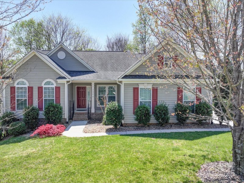 Property image 2 at 7524 Common Oak Drive, Stanley, NC 28164