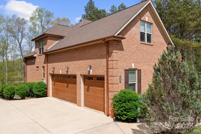 Property image 3 of 164 Crooked Branch Way in Winding Forest, Troutman, NC 28166