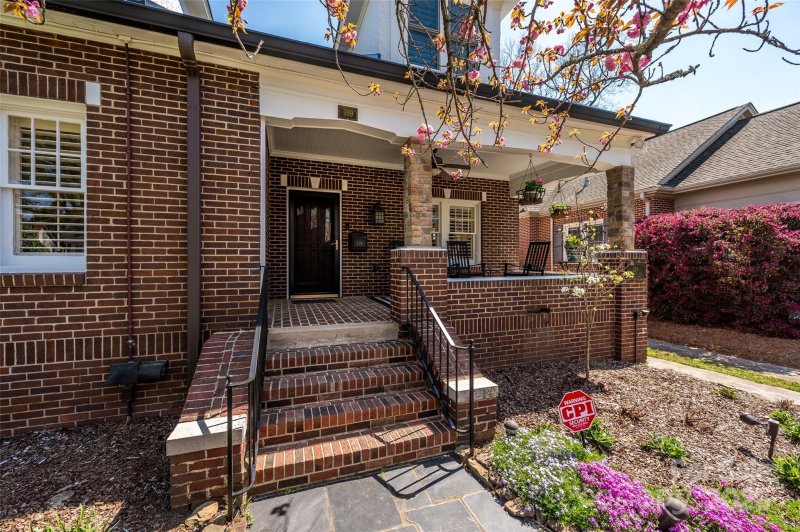 Property image 2 at 139 S Laurel Avenue, Charlotte, NC 28207
