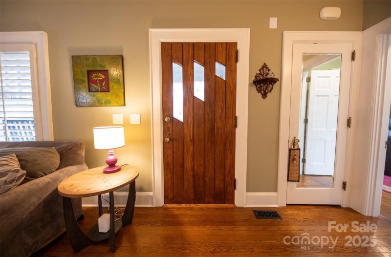 Property image 4 at 139 S Laurel Avenue, Charlotte, NC 28207