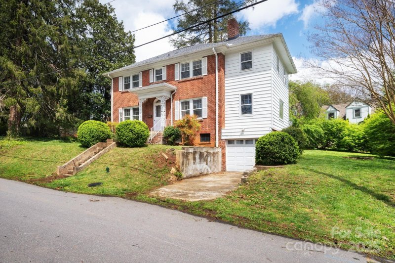 Property image 2 at 10 Westchester Drive, Asheville, NC 28803