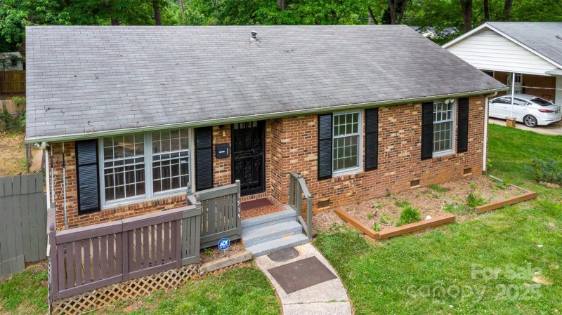 Property image 2 at 1519 Briarfield Drive, Charlotte, NC 28205