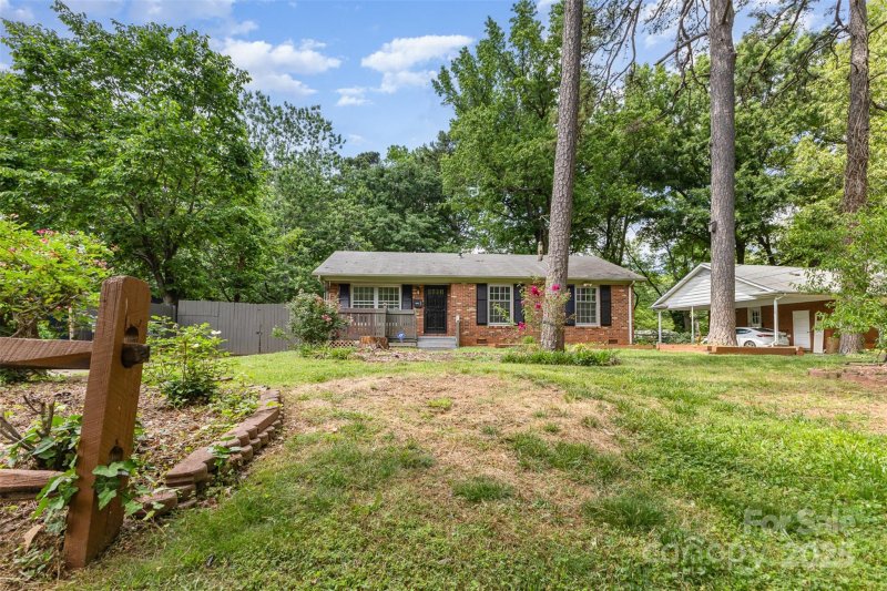 Property image 4 at 1519 Briarfield Drive, Charlotte, NC 28205