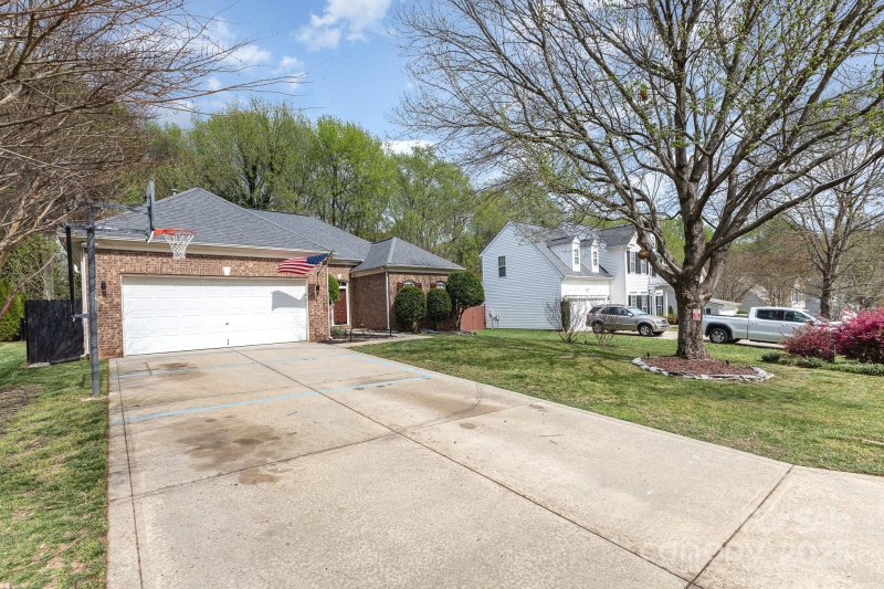 Property image 2 of 147 Gabriel Drive in Gabriel Estates, Mooresville, NC 28115