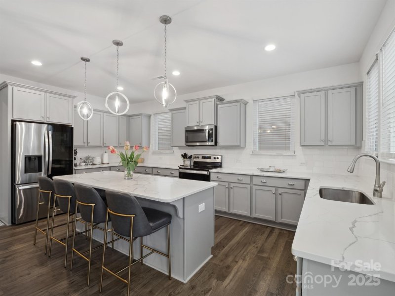 Property image 4 of 124 Benford Drive in Sutters Mill, Troutman, NC 28166