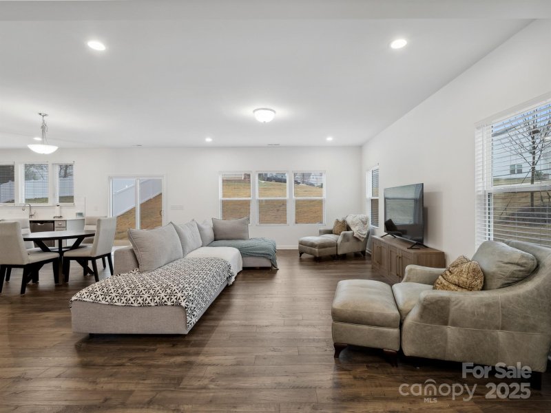 Property image 5 of 124 Benford Drive in Sutters Mill, Troutman, NC 28166