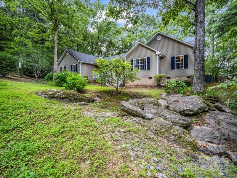 Property image 2 of 636 Shawn Rachel Parkway in Estates of Salisbury, Hendersonville, NC 28792