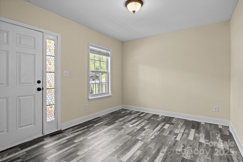 Property image 4 at 2325 Sanders Avenue, Charlotte, NC 28216