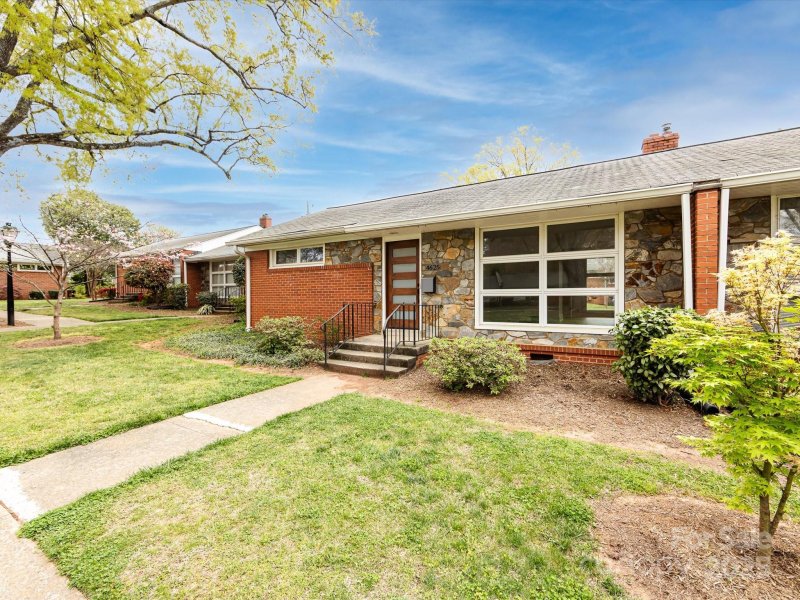 Property image 3 at 4625 Woodlark Lane, Charlotte, NC 28211