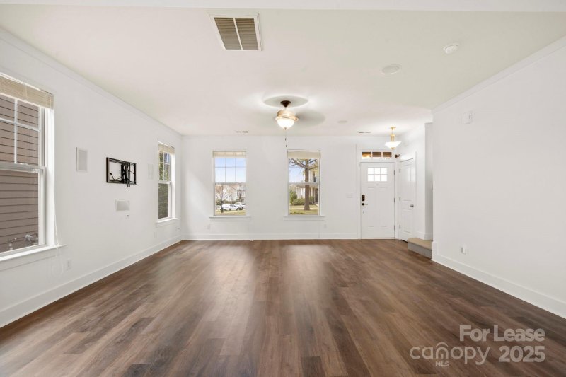 Property image 5 at 2408 Double Oaks Road, Charlotte, NC 28206