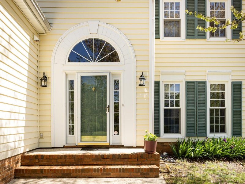 Property image 2 at 2906 Crescent Knoll Drive, Matthews, NC 28105