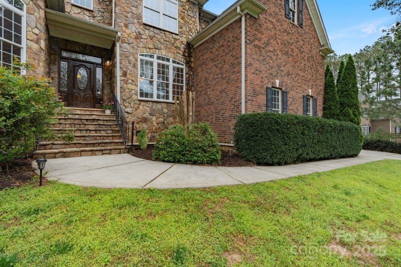 Property image 4 of 116 Whispering Cove Court in Northington Woods, Mooresville, NC 28117