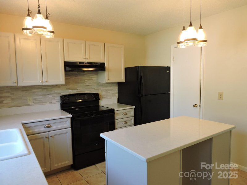 Property image 3 at 37 Elderberry Lane, Asheville, NC 28805