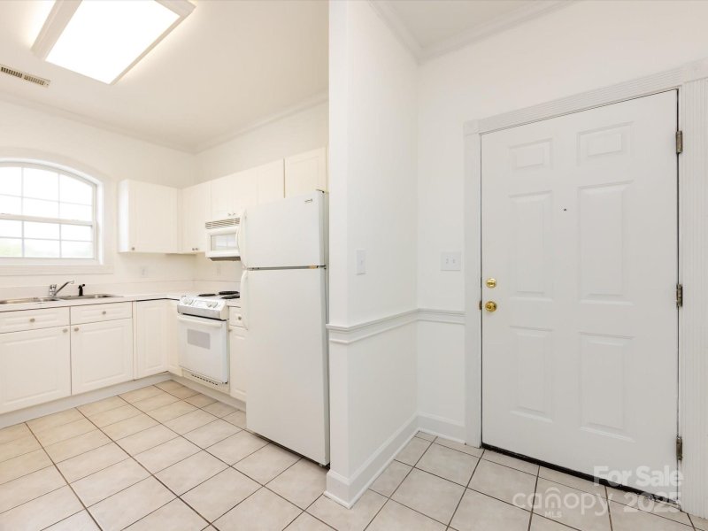 Property image 4 at 9287 Meadow Vista Road, Charlotte, NC 28213