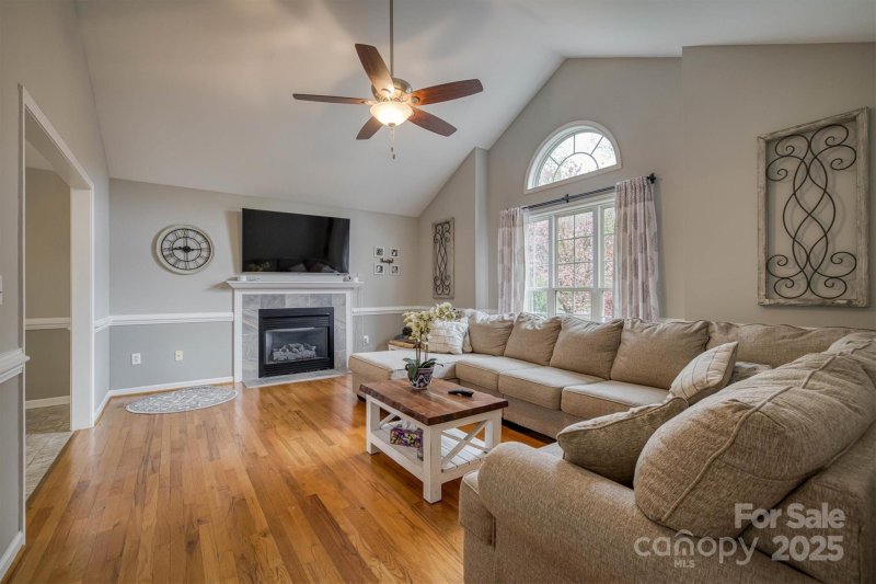 Property image 3 at 3704 25th Street Place, Hickory, NC 28601